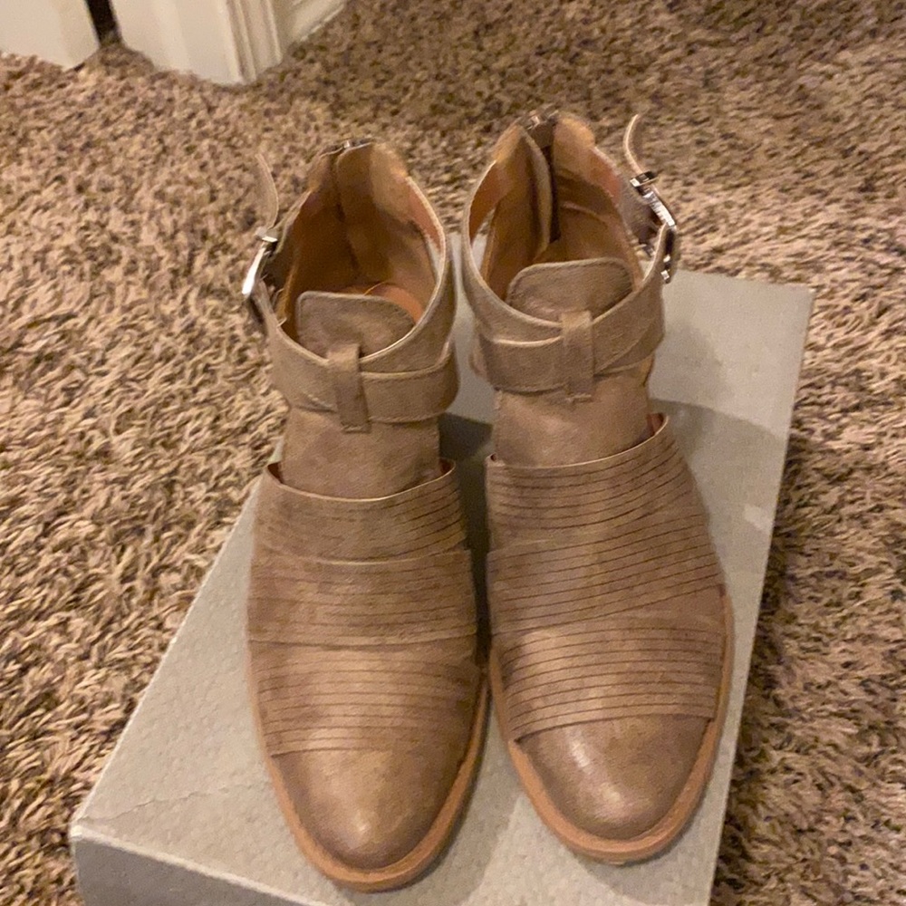 Maurices shoe 8